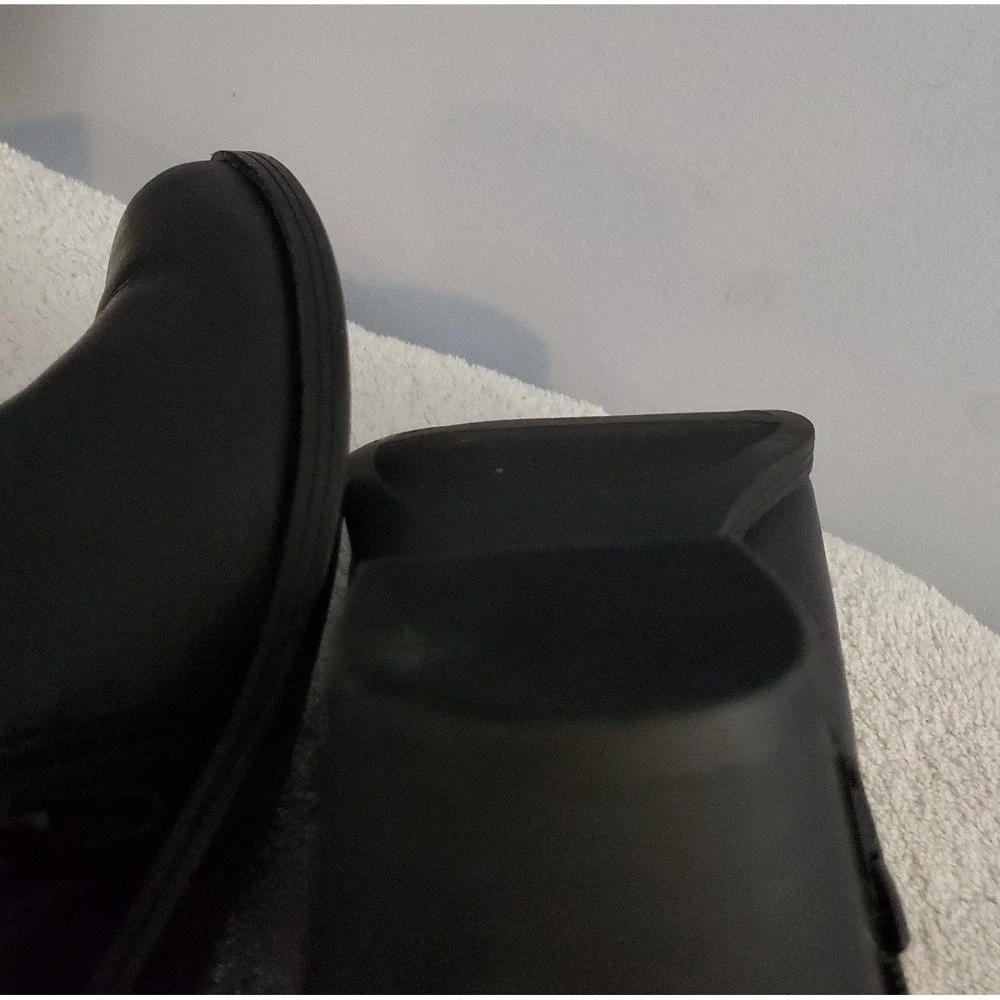 Naturalizer womans boots
